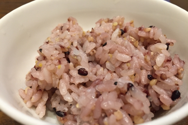 健康にいいお米の種類とは 玄米や雑穀米を食べた方がいいの ごはん彩々 全米販